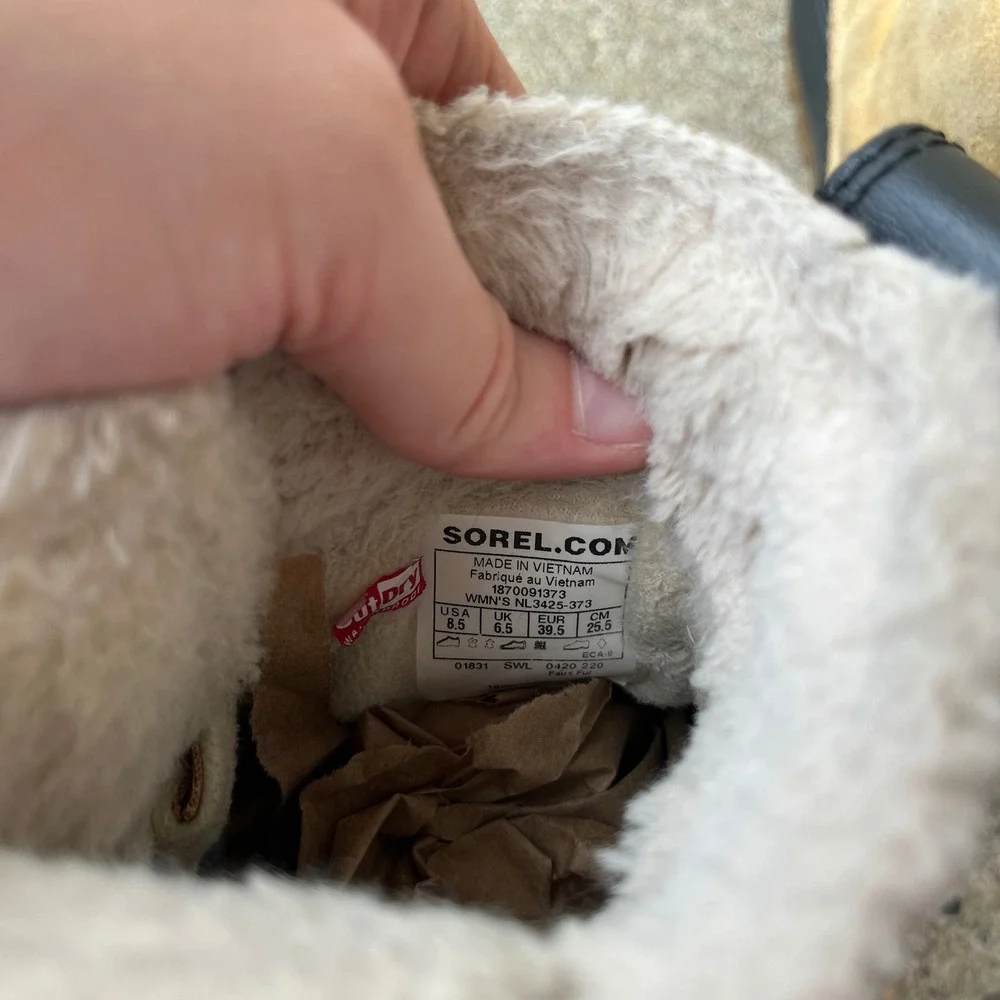 Sorel Lennox Lace Waterproof Tan Suede Faux Fur Lined Winter Boot NL3425-373 8.5